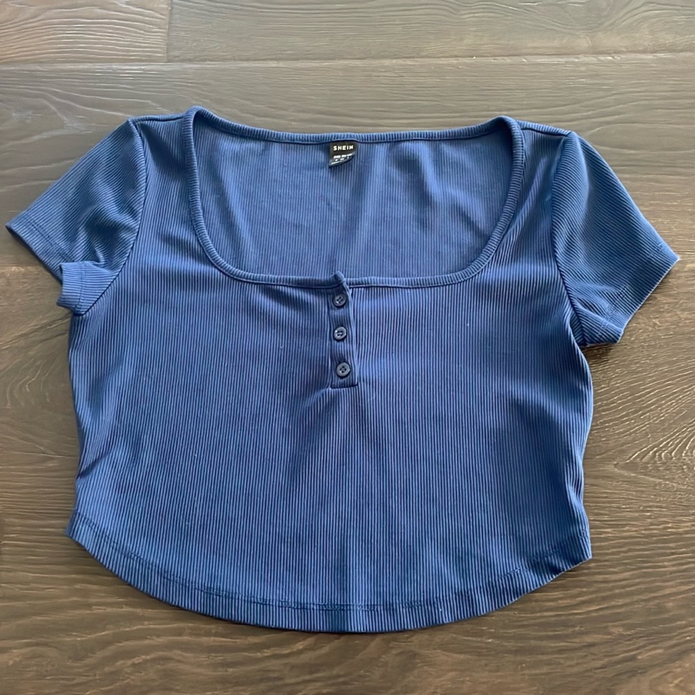 Navy Blue Cropped short sleeve!